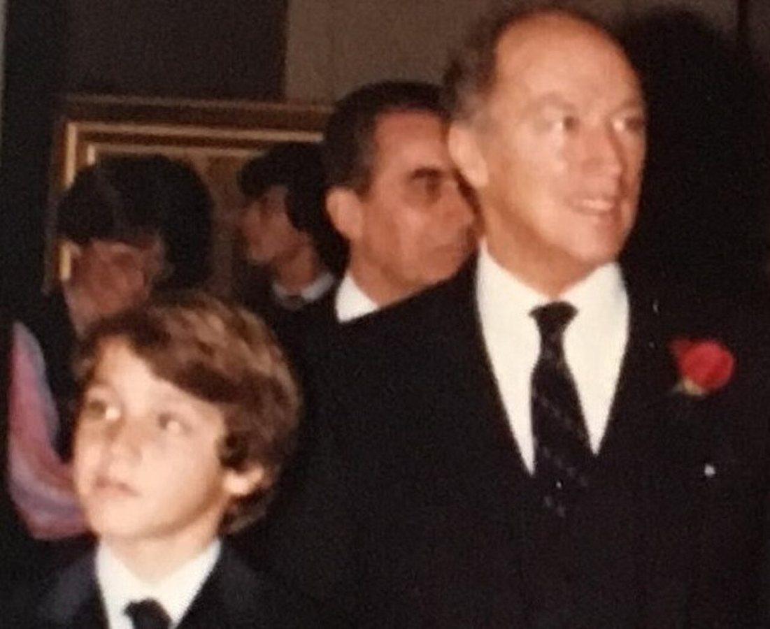 Justin, di 10 anni, in visita al Palais des Beaux-Arts di Lille in Francia con il padre, 1982