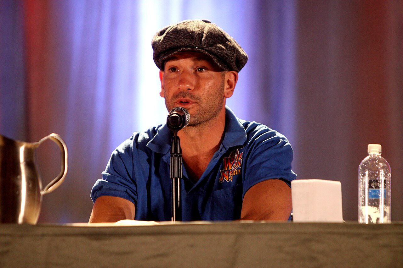Bernthal en la Phoenix Comic Con de 2012, en Phoenix