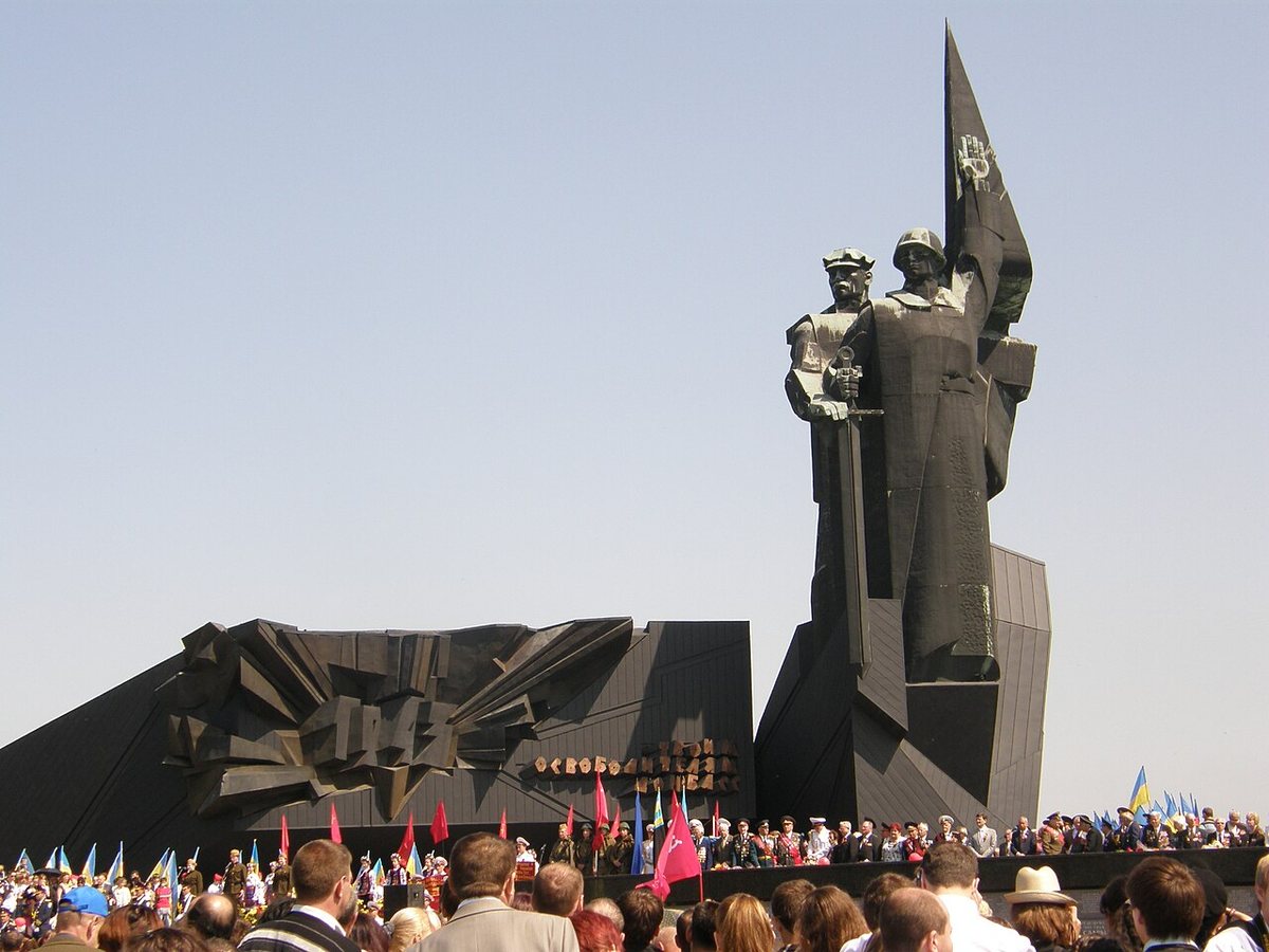 Pomnik Wyzwolicieli Donbasu, poświęcony żołnierzom, którzy w czasie II wojny światowej uwolnili Donbas od nazizmu