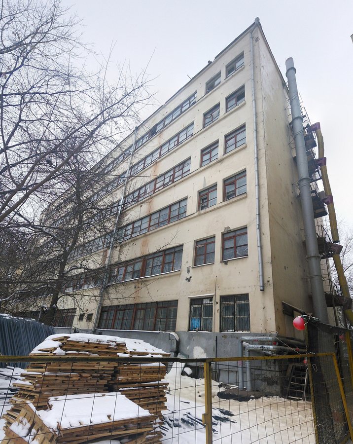Russian society being ‘systematically crushed’ says Novaya Gazeta as newspaper announces closure