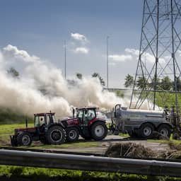 FDF roept boeren op bewijsmateriaal brandende hooibalen te vernietigen