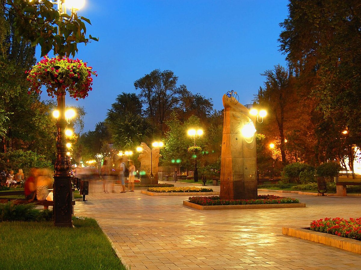 Bulwar Puszkina nocą