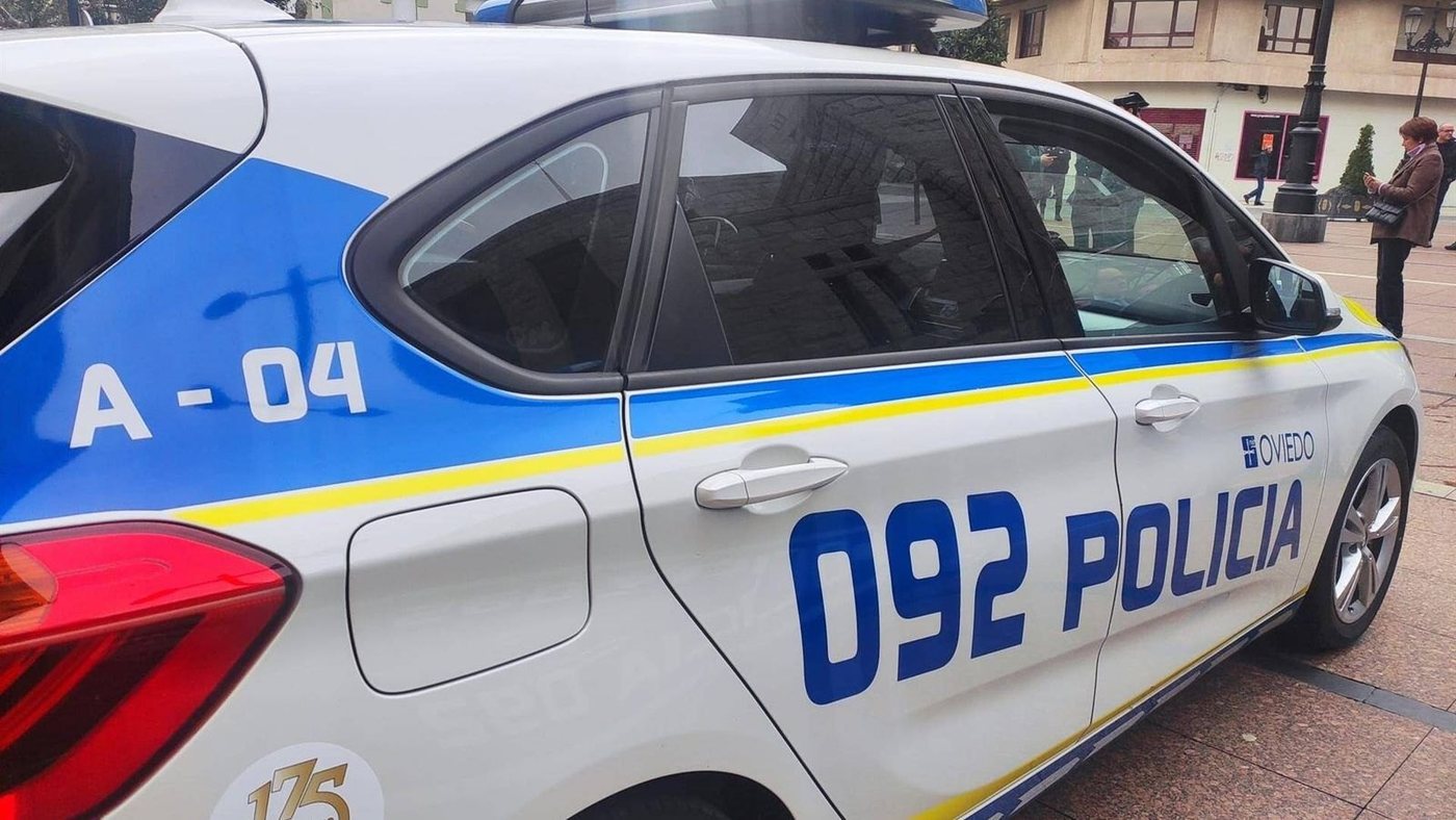 Localizan el cuerpo sin vida de un hombre dentro de un coche abandonado en Ciudad Naranco (Oviedo)