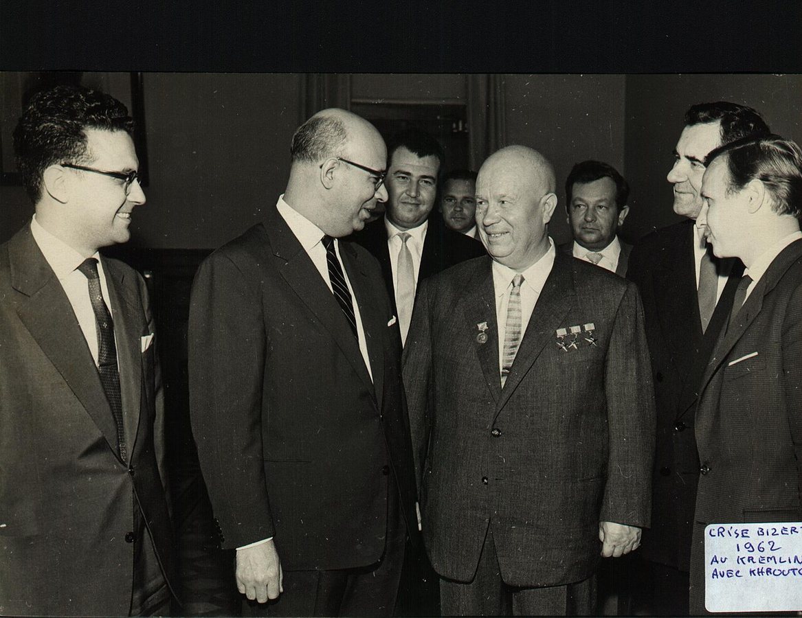 El 5 de agosto de 1961, Jrushchov y el ministro de Asuntos Exteriores Andréi Gromiko recibieron en el Kremlin al ministro de Asuntos Exteriores tunecino, Sadok Mokaddem, y al embajador Ahmed Mestiri para tratar el apoyo soviético en el Consejo de Seguridad de la ONU durante la crisis de Bizerta con Francia