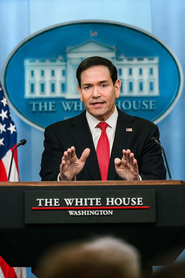 Rubio informa a los miembros de los medios de comunicación el 5 de mayo de 2026