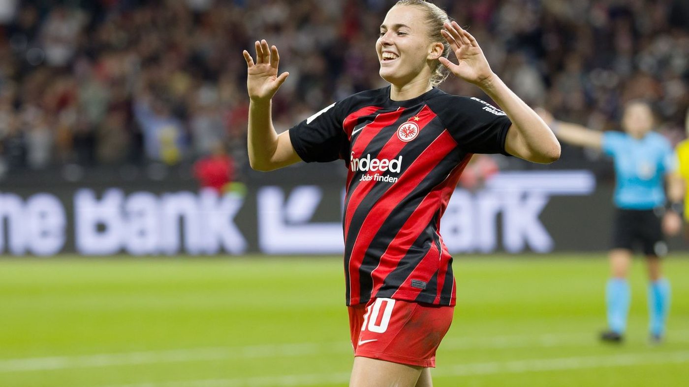 Fußball: Eintracht-Frauen stoßen Tor zum Viertelfinale weit auf