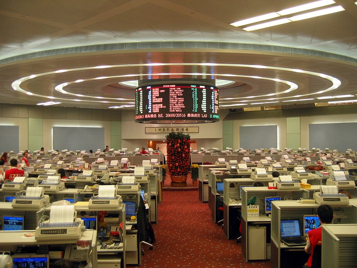 Asia stocks mixed ahead of U.S. jobs data; Hong Kong shares drop 3%