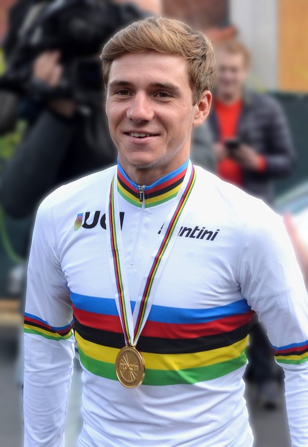 Remco Evenepoel wint wereldkampioenschap tijdrijden in Montréal, eerste renner met vier wereldtitels op rij