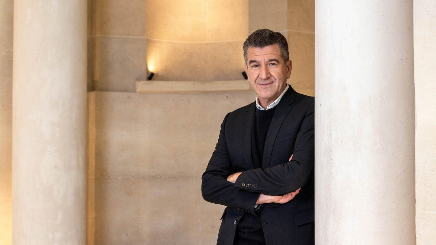 «Pendant que nous faisons de la moula, vous nous surveillez» : la compagne de Matthieu Pigasse fustige les «méthodes de salauds» du Canard enchaîné et Marianne