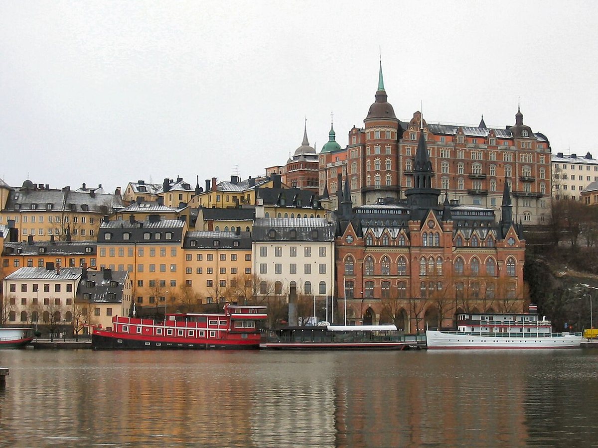 Man bröt upp dörrar på Södermalm