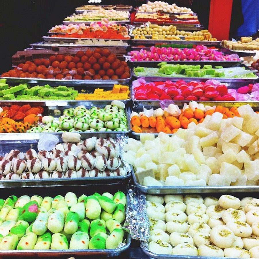 Dieta hinduska, nakrycie stołu podczas festiwalu