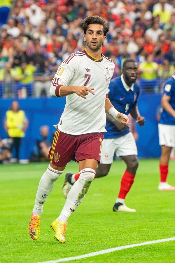 Torres jugando con España en la Copa Mundial de la FIFA 2026