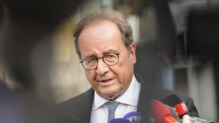 "Compliqué de changer la donne quand vous êtes un revenant" : à Blois, François Hollande tente toujours de se poser en recours en marge de la primaire socialiste