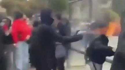 "J'essayais de les raisonner" : la victime d'une agression au spray inflammable, en marge de la mobilisation lycéenne à Marseille jeudi, témoigne