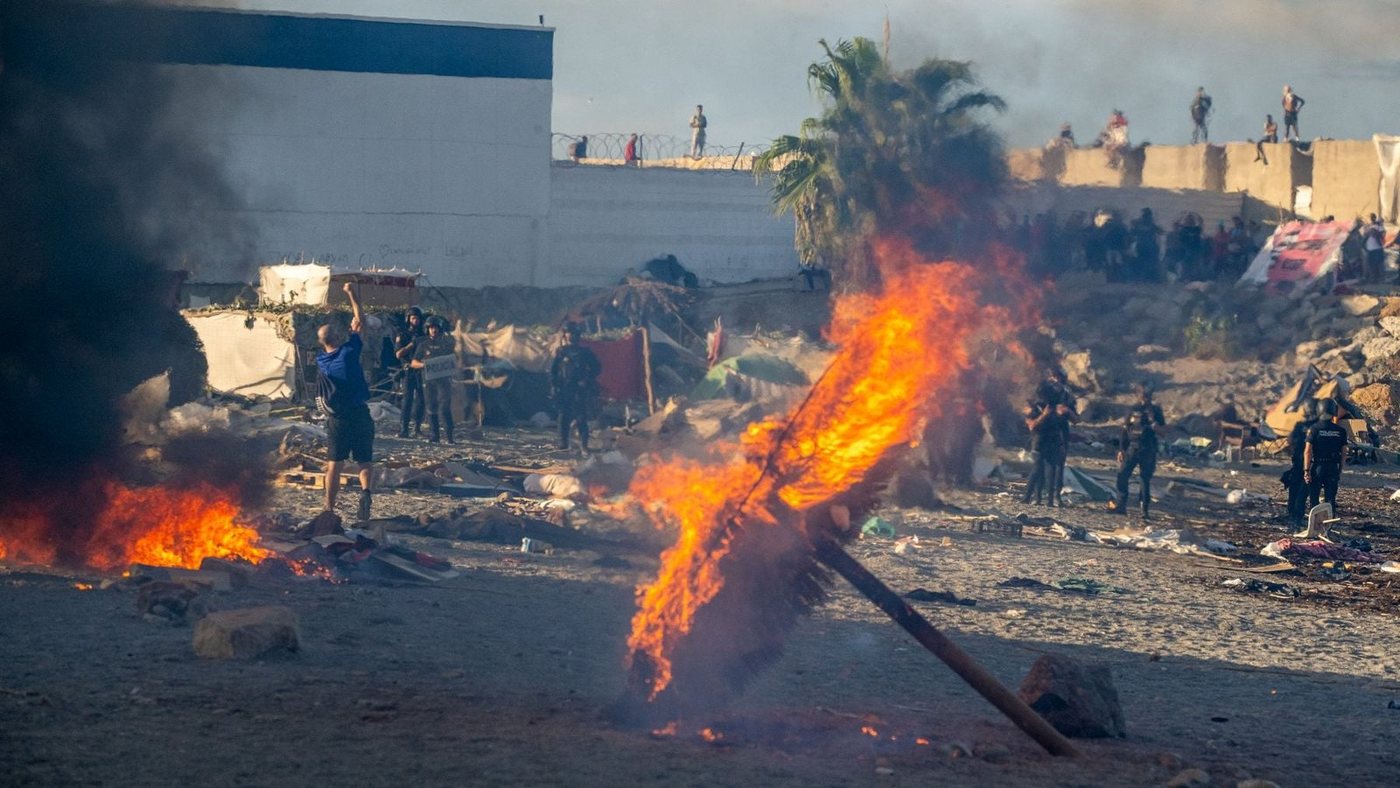 Crisis en Ceuta, en directo | Última hora de las protestas, altercados y noticias en vivo sobre los disturbios