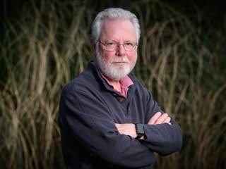 Le romancier et scénariste écossais Peter May est mort à l’âge de 74 ans