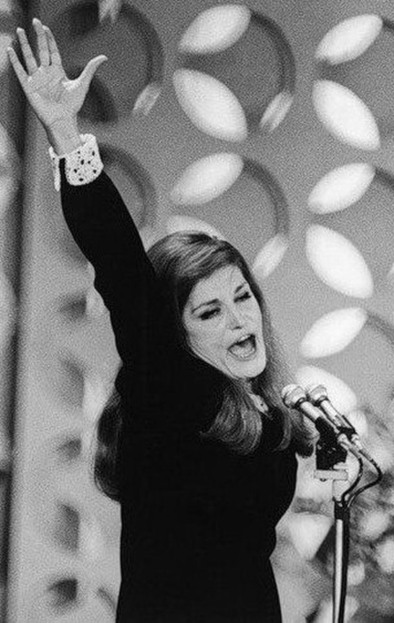 Dalida performing at the Sanremo Festival in 1967