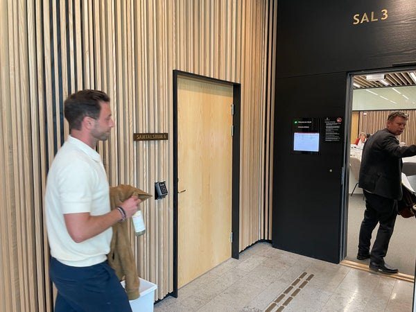 Måns Zelmerlöw inför rätta för bidragsbrott
