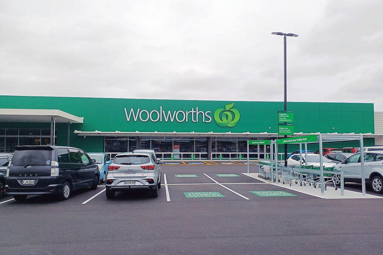 Woolworths FY profit rises on strong Australian Food sales; shares climb