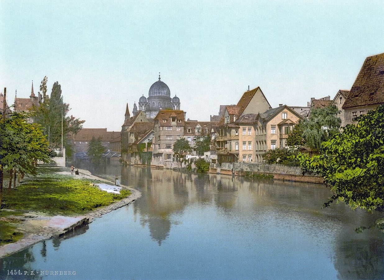 View of the Pegnitz River around 1900 with the Grand Synagogue of Nuremberg, destroyed in the November 1938 pogroms