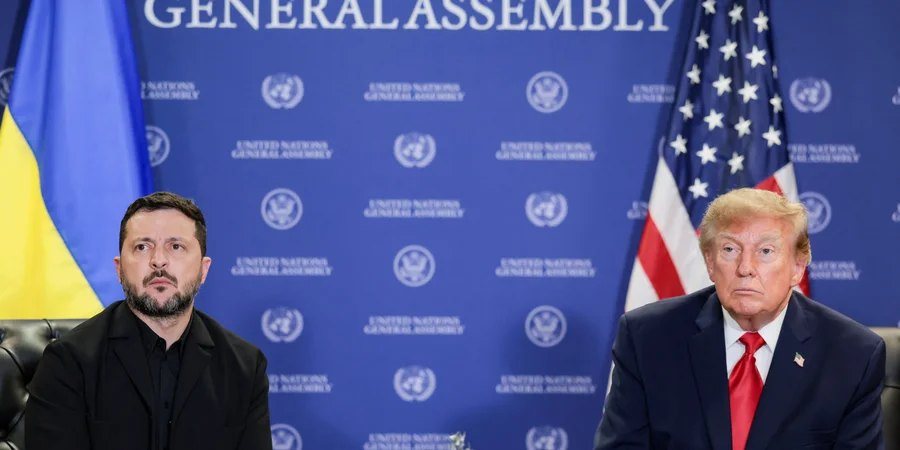 За даними Bloomberg, Трамп запропонував Зеленському провести зустріч із Путіним у Москві. В ОП спростували