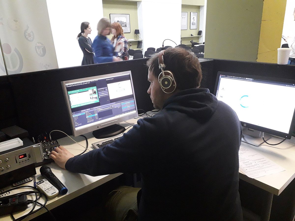X updates third-party livestream support