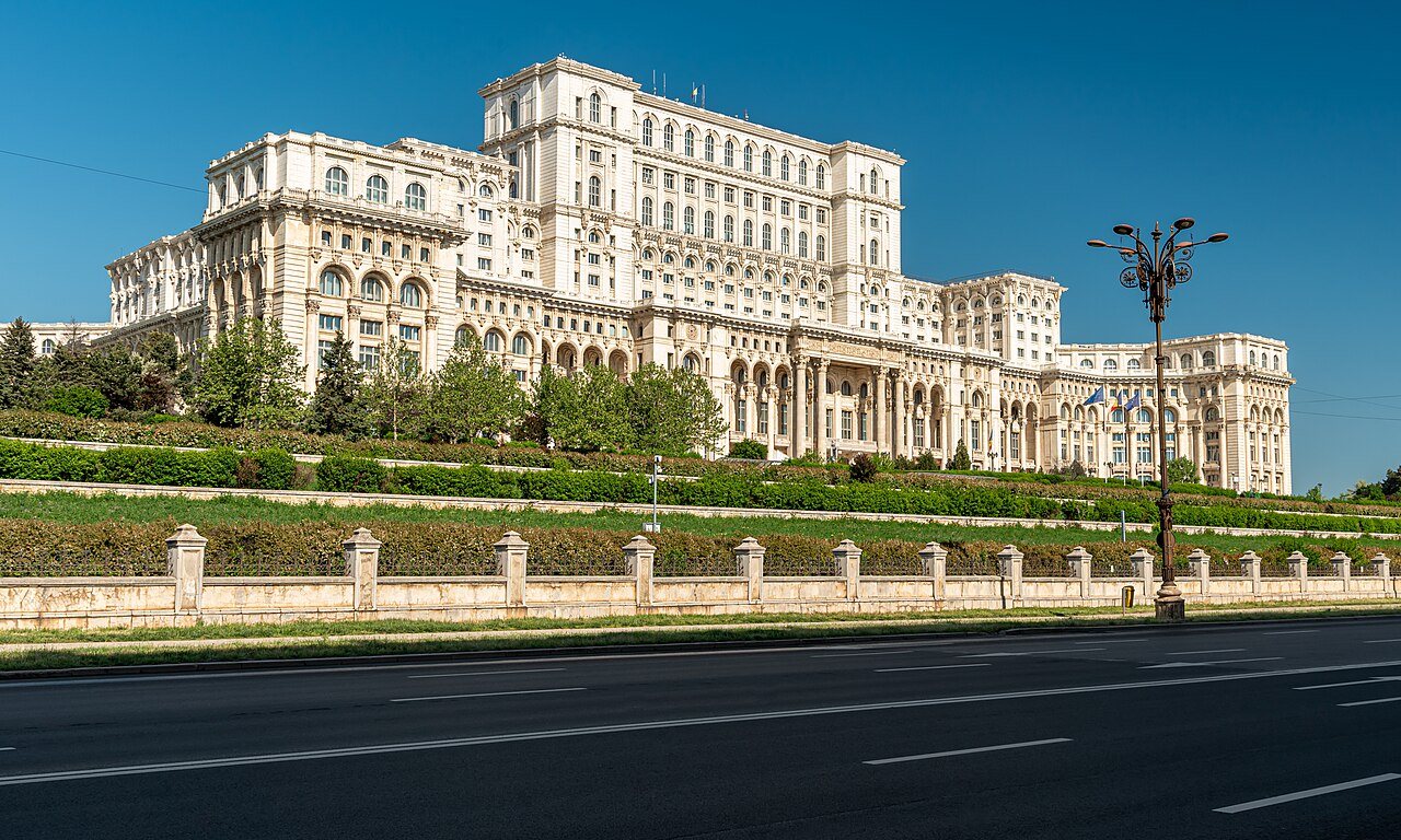 В парламенте Румынии пройдет голосование по утверждению нового правительства