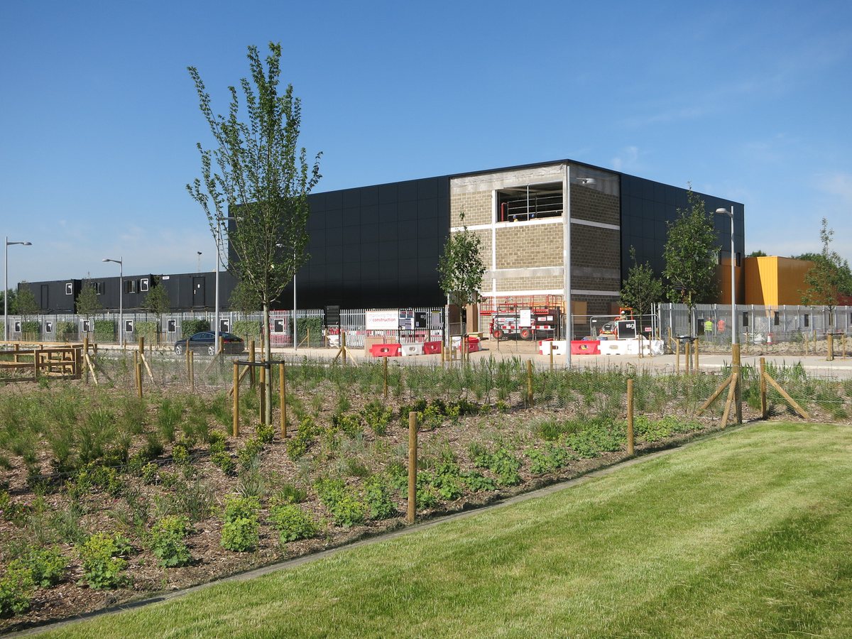 Billington Holdings shares rise 8.6% on data centre contracts