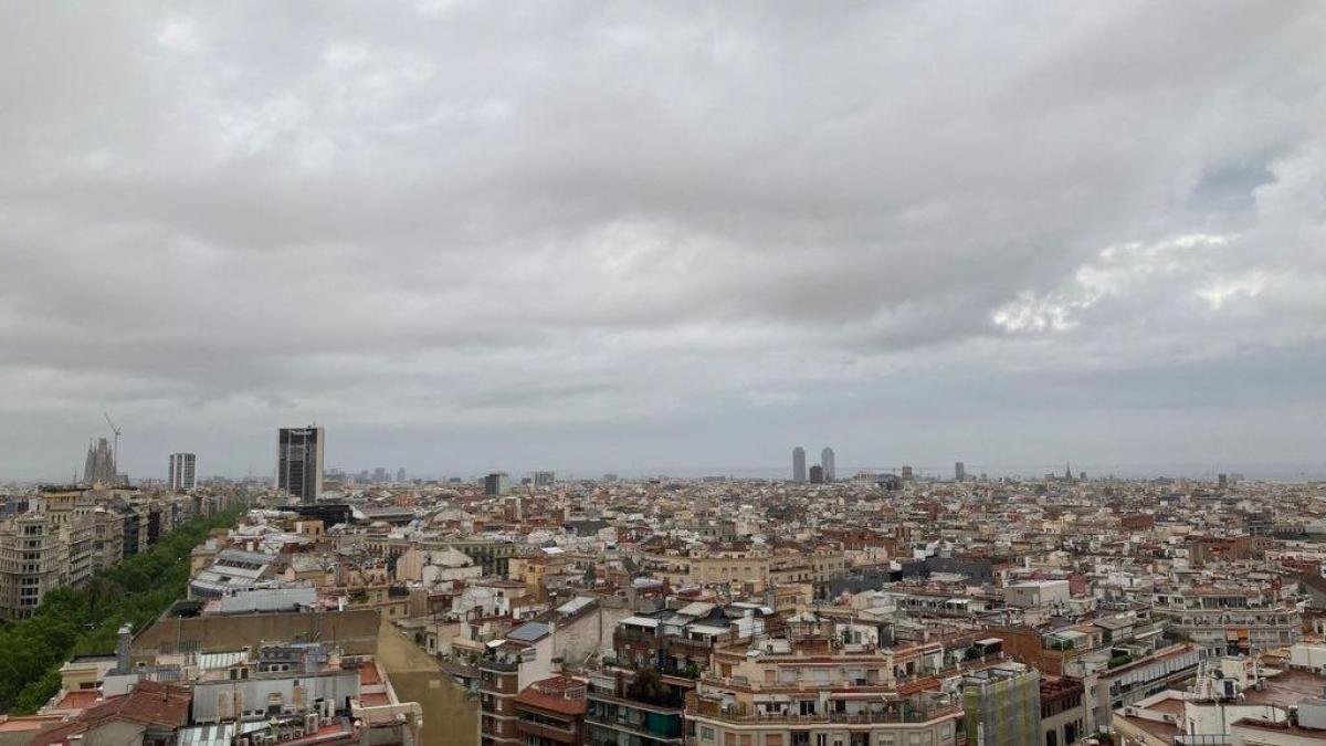 Descenso generalizado de las temperaturas y aviso naranja por lluvias fuertes en Catalunya