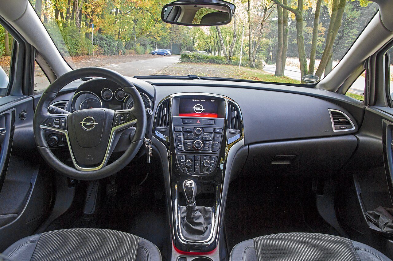 Interior del Astra J