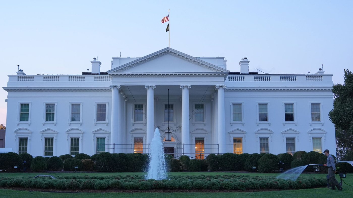 Three US news outlets 'to sue' over White House ban