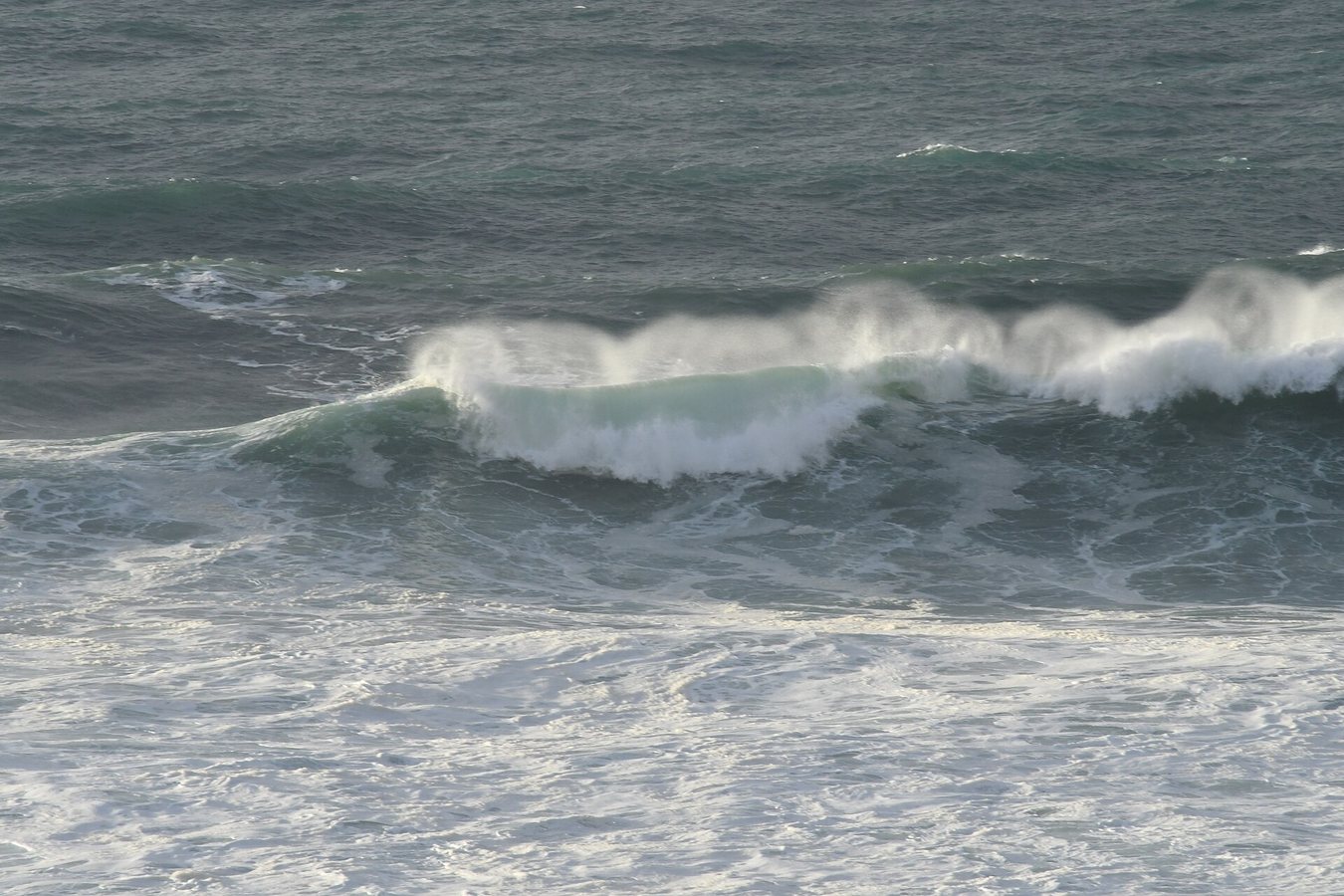 Turning disorder into a resource for wave control
