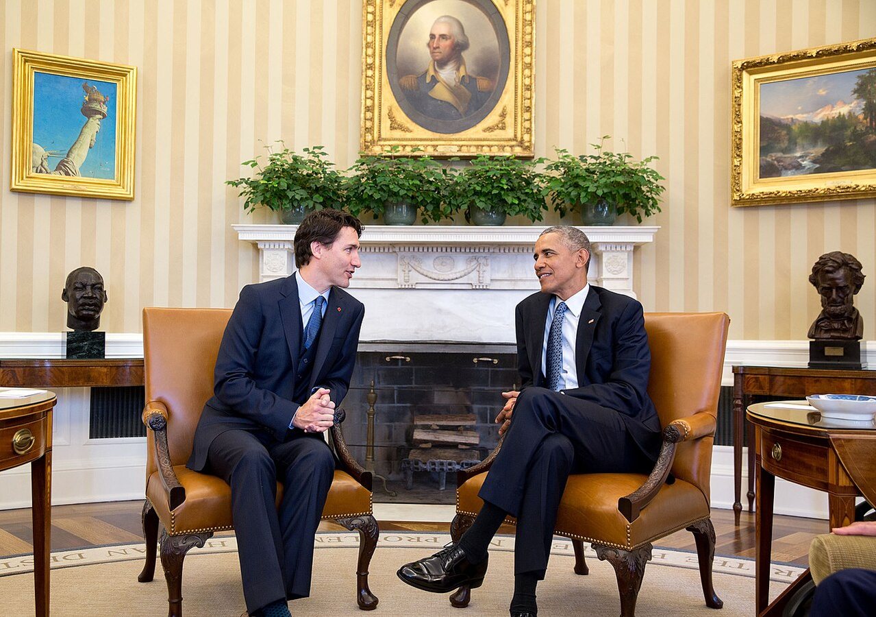 Trudeau in colloquio con il presidente statunitense Barack Obama nello Studio Ovale della Casa Bianca, 2016