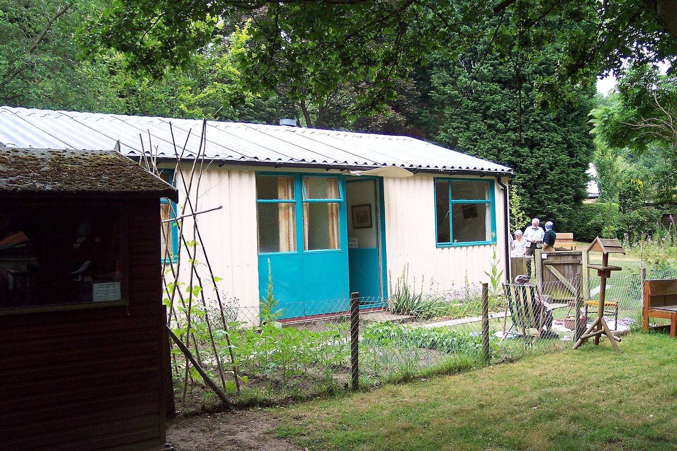 this 1950s modular house by jean and claude prouvé has moved across france