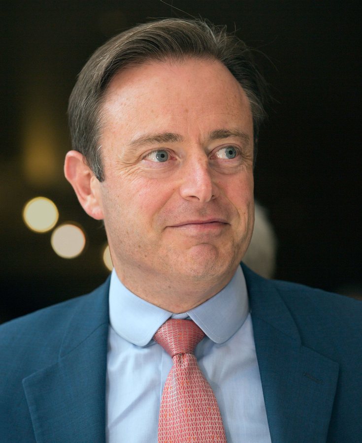 🎧 “Bouchez wil tonen dat hij kan winnen van De Wever”: onze politiek journalisten analyseren de clash tussen N-VA en MR
