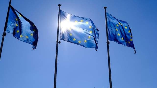 "Твердо дотримуємося цієї позиції": у ЄС відреагували на ідею саміту Путіна, Трампа та Сі