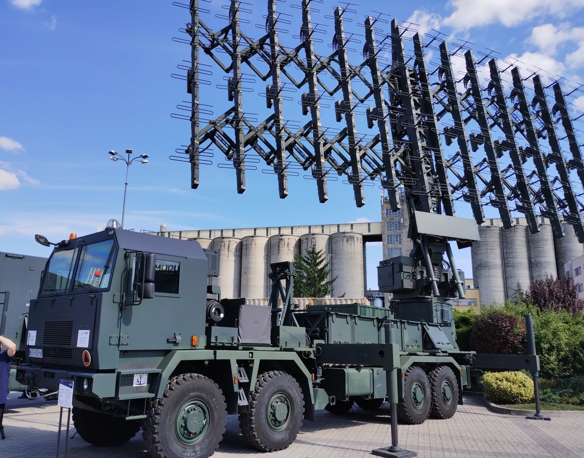 A flock of birds triggered Poland’s airspace alert. The harder problem is identification