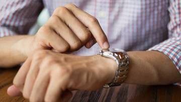 Zmiana czasu w Polsce namiesza nie tylko w zegarkach. Skutki odczują tysiące osób