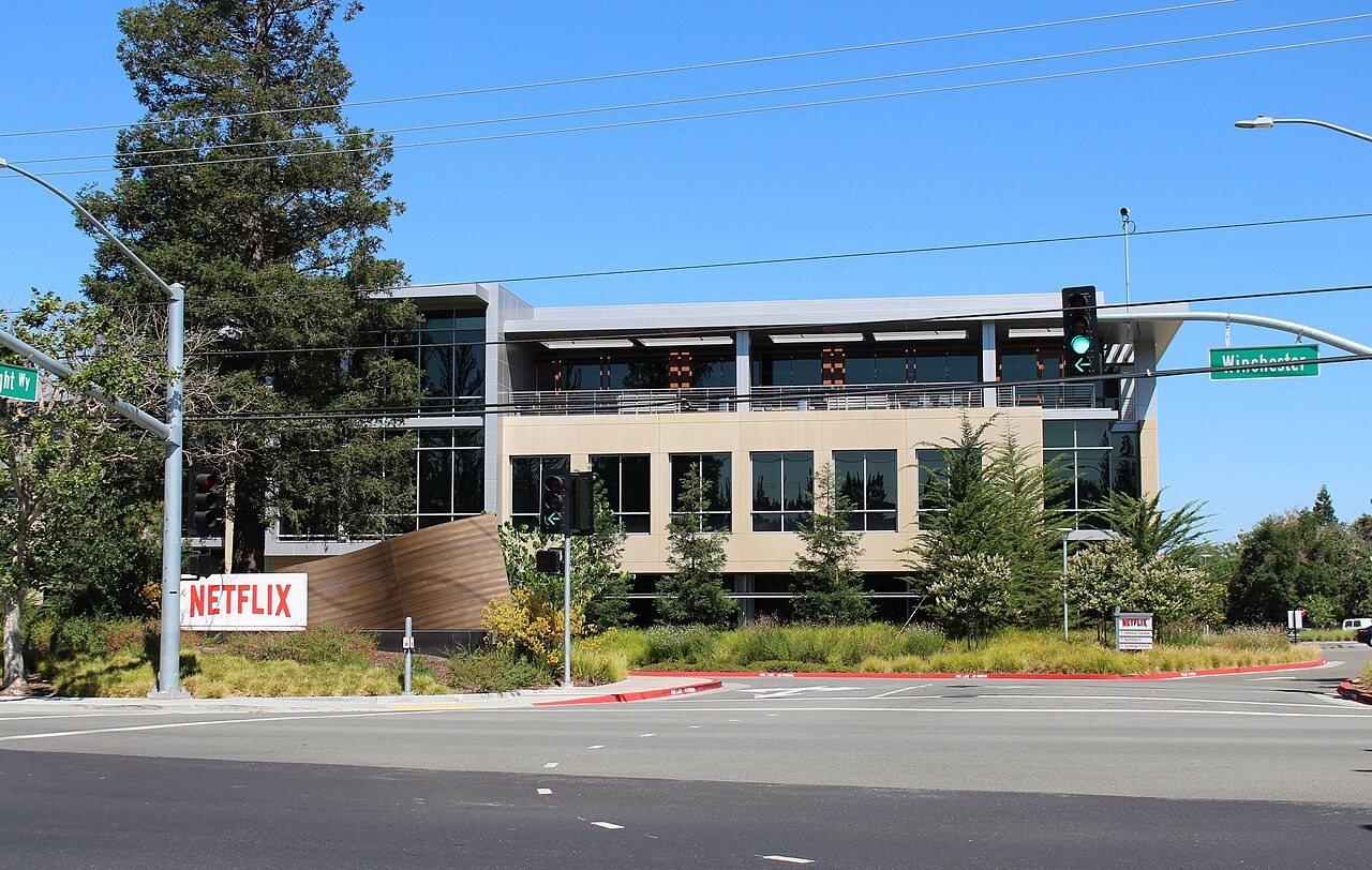 Netflix stock analysis: Is it a buy into earnings this month?