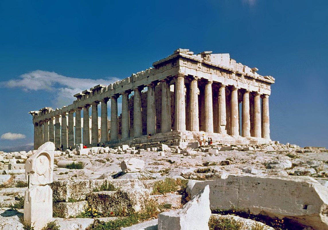 The Parthenon’s architectural illusions are a myth