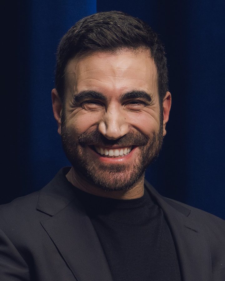 Brett Goldstein en el evento PaleyLive de Shrinking en 2024, segunda foto