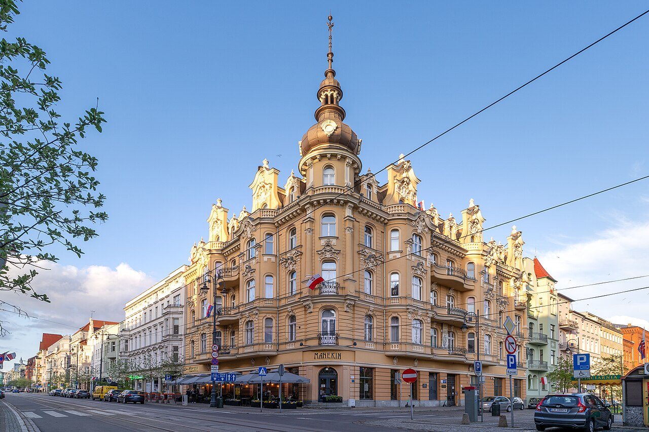 Tenement house at Freedom Square 1, 2023
