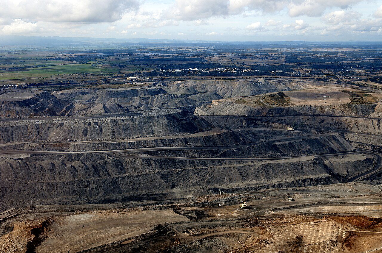 Australia and Turkey criticised for hosting UN climate conference while embracing coal