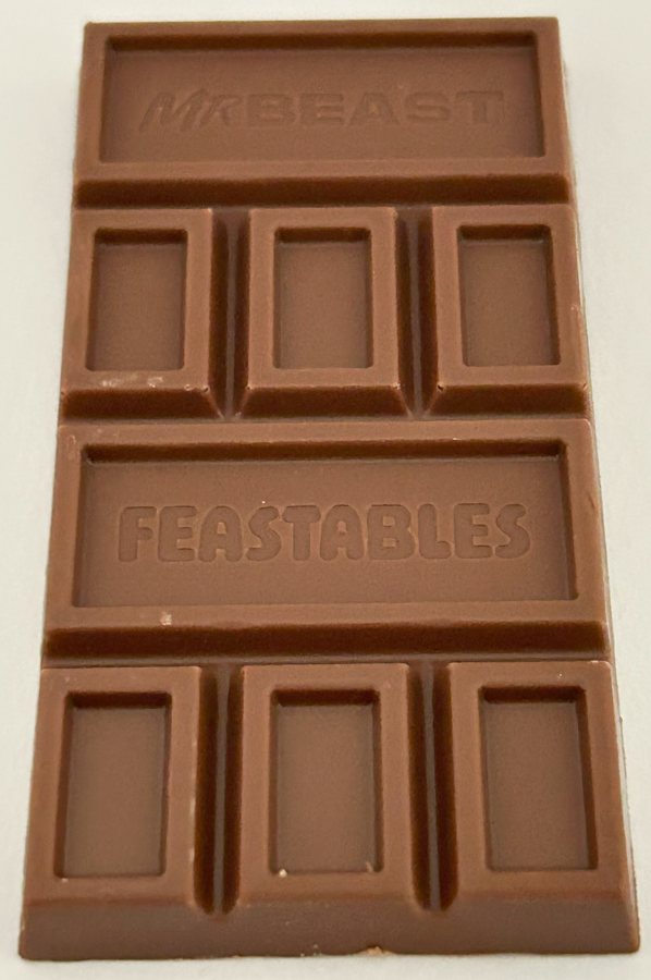 Ein Feastables-Riegel in der neuen Rezeptur