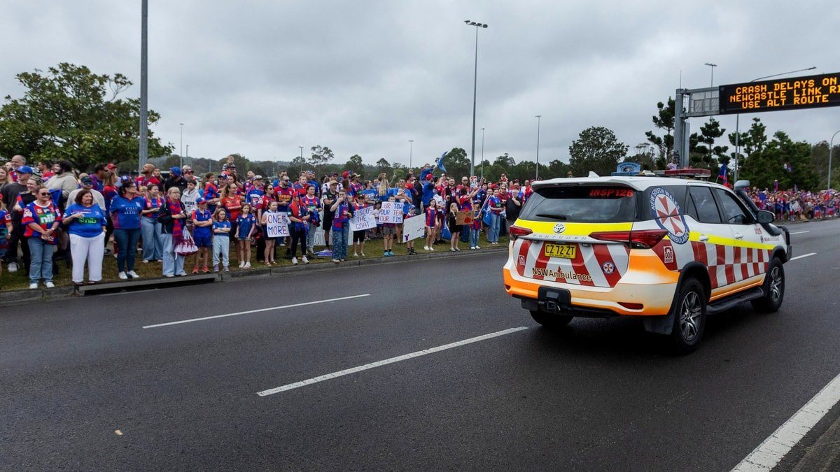 Scene cumplite în Australia: un șofer de 18 ani a fost arestat după ce a intrat cu mașina într-un grup de suporteri! O fetiță de 5 ani, în stare critică