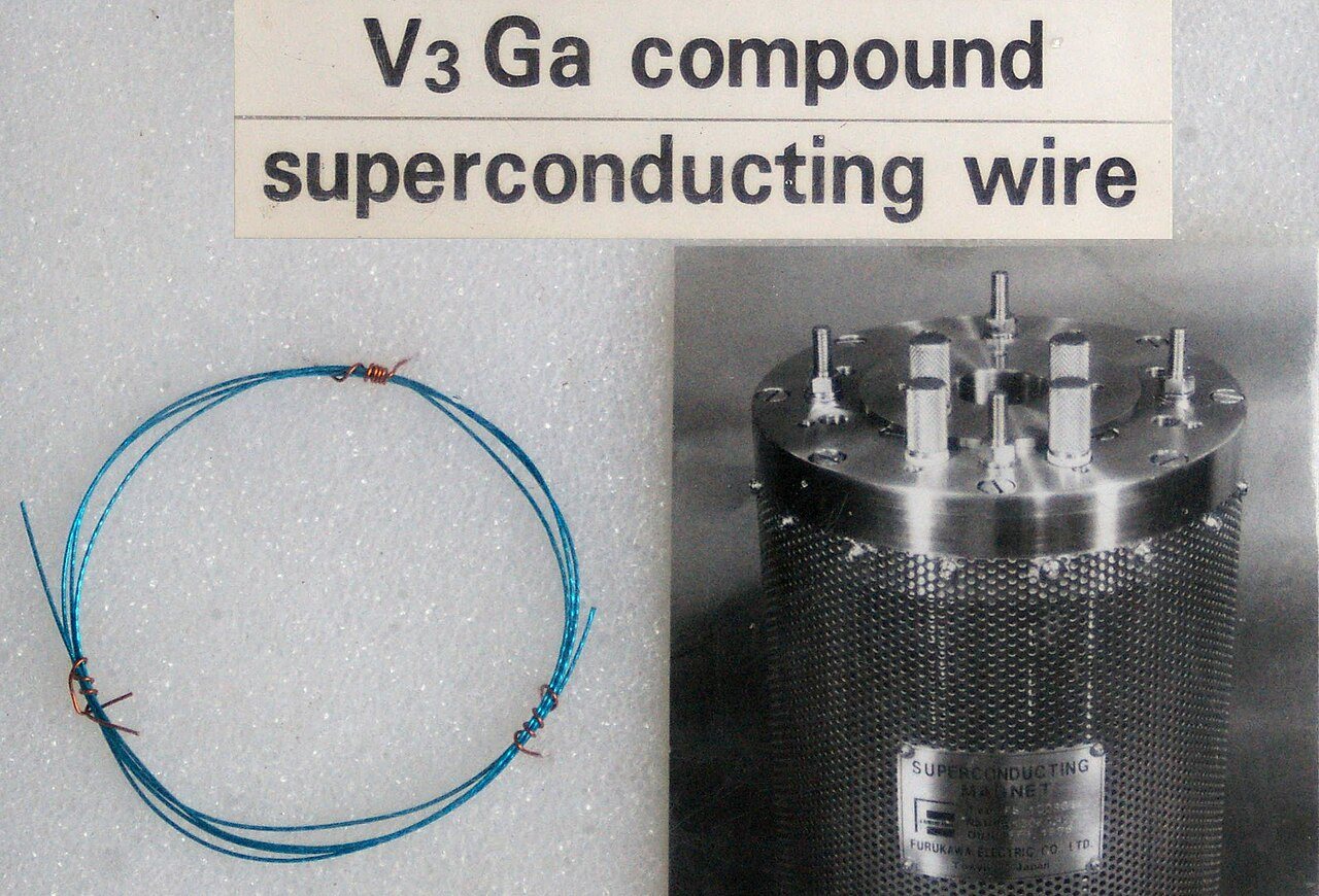 Magnetic field first kills superconductor, then brings it back to life