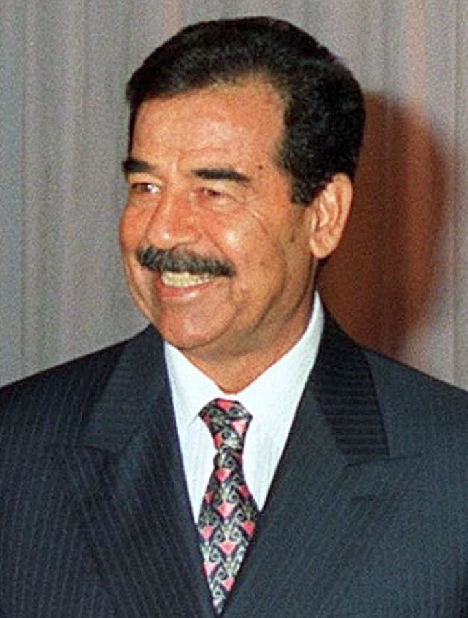 Saddam Hussein trifft Cheesecake Factory: Wie Obama Trumps Gold-Wahn verspottet