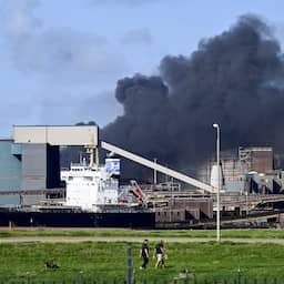 Korte brand op terrein van Tata Steel zorgt voor dikke rookwolken