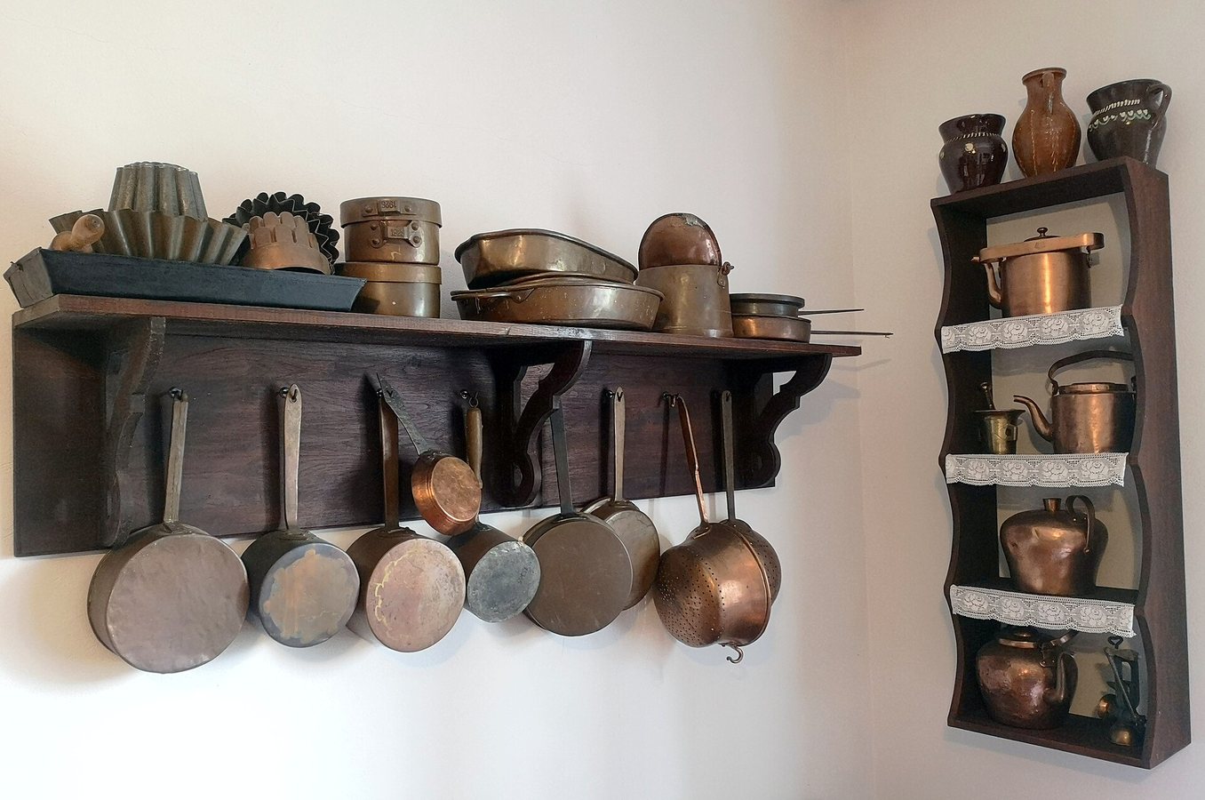 Cookware startup Caraway got sued by its competitors. It then used the lawsuit for marketing
