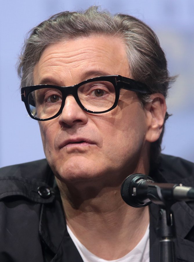 Colin Firth fotografado em uma imagem recortada